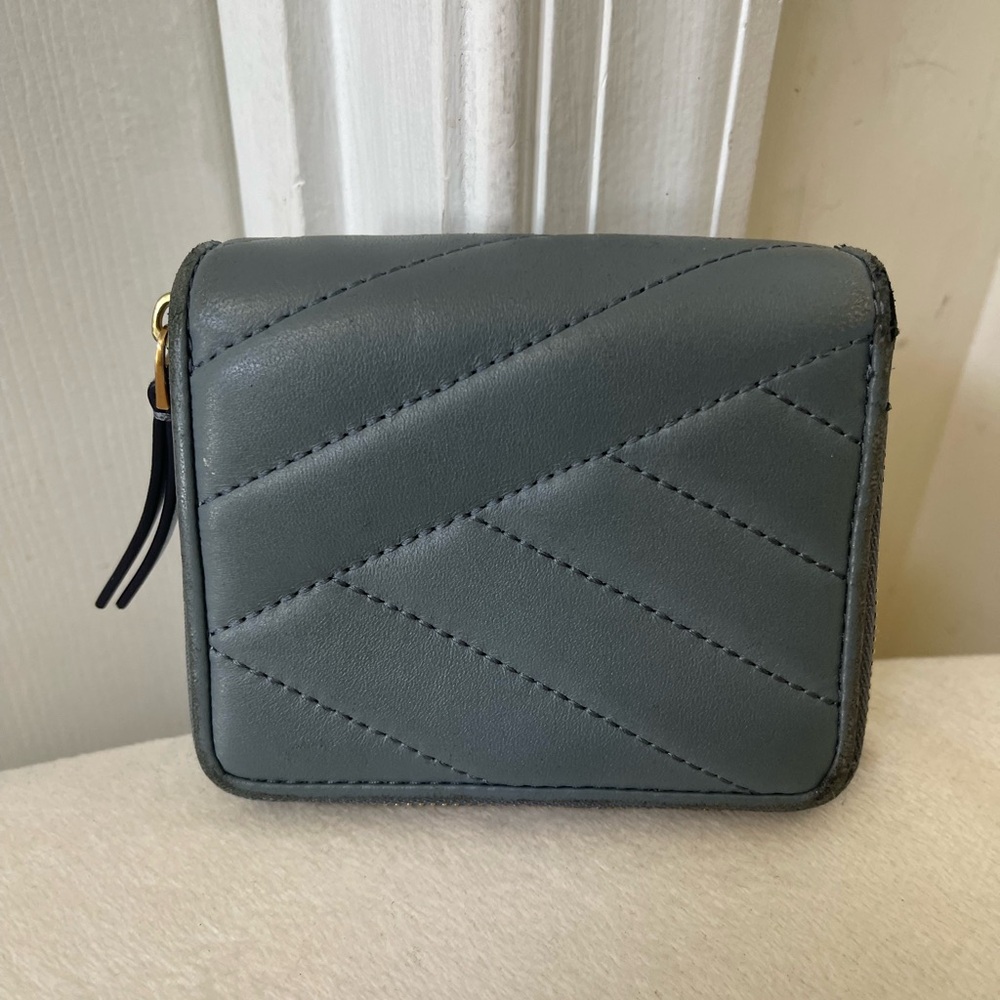 Tory Burch Quilted Compact Wallet - Picture 3 of 9